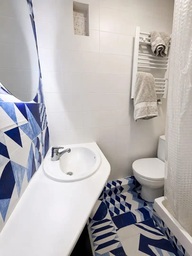 Badezimmer von Dachboden zum Verkauf in Barcelona mit Klimaanlage, Heizung und Terrasse