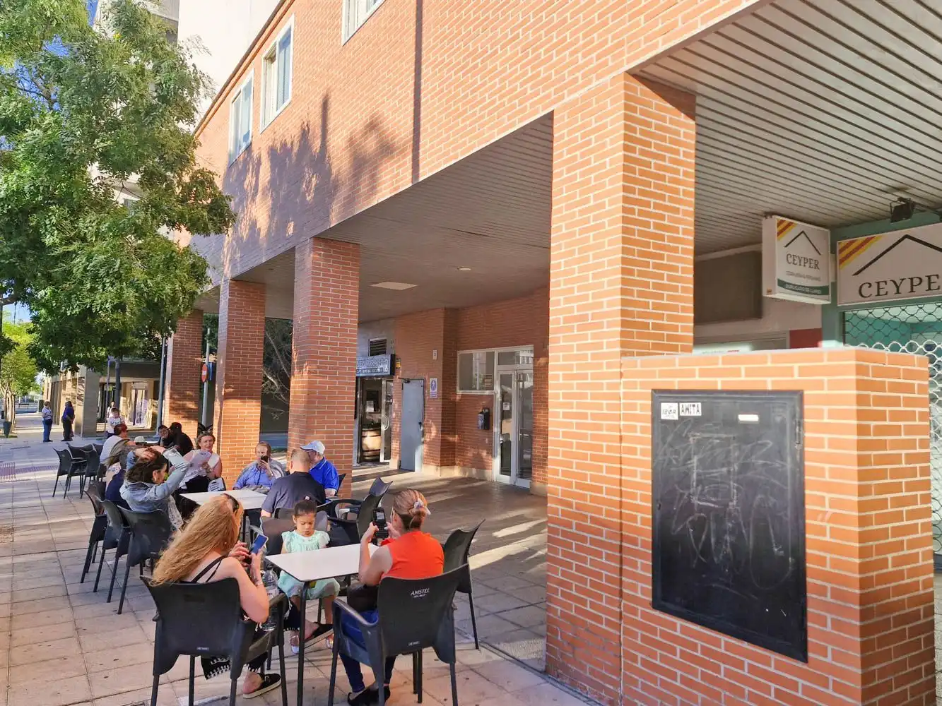 Vista exterior de Local de alquiler en Zaragoza con Aire acondicionado y Amueblado