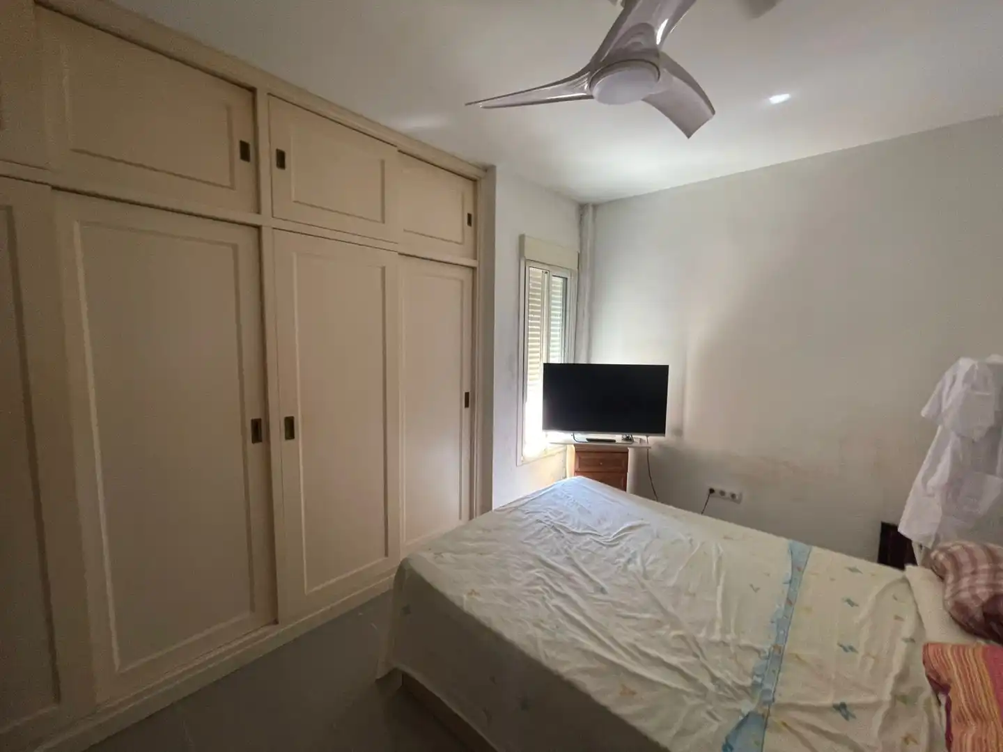 Habitación de Casa o chalet en venta en Palomares del Río con Jardín privado, Piscina y Amueblado