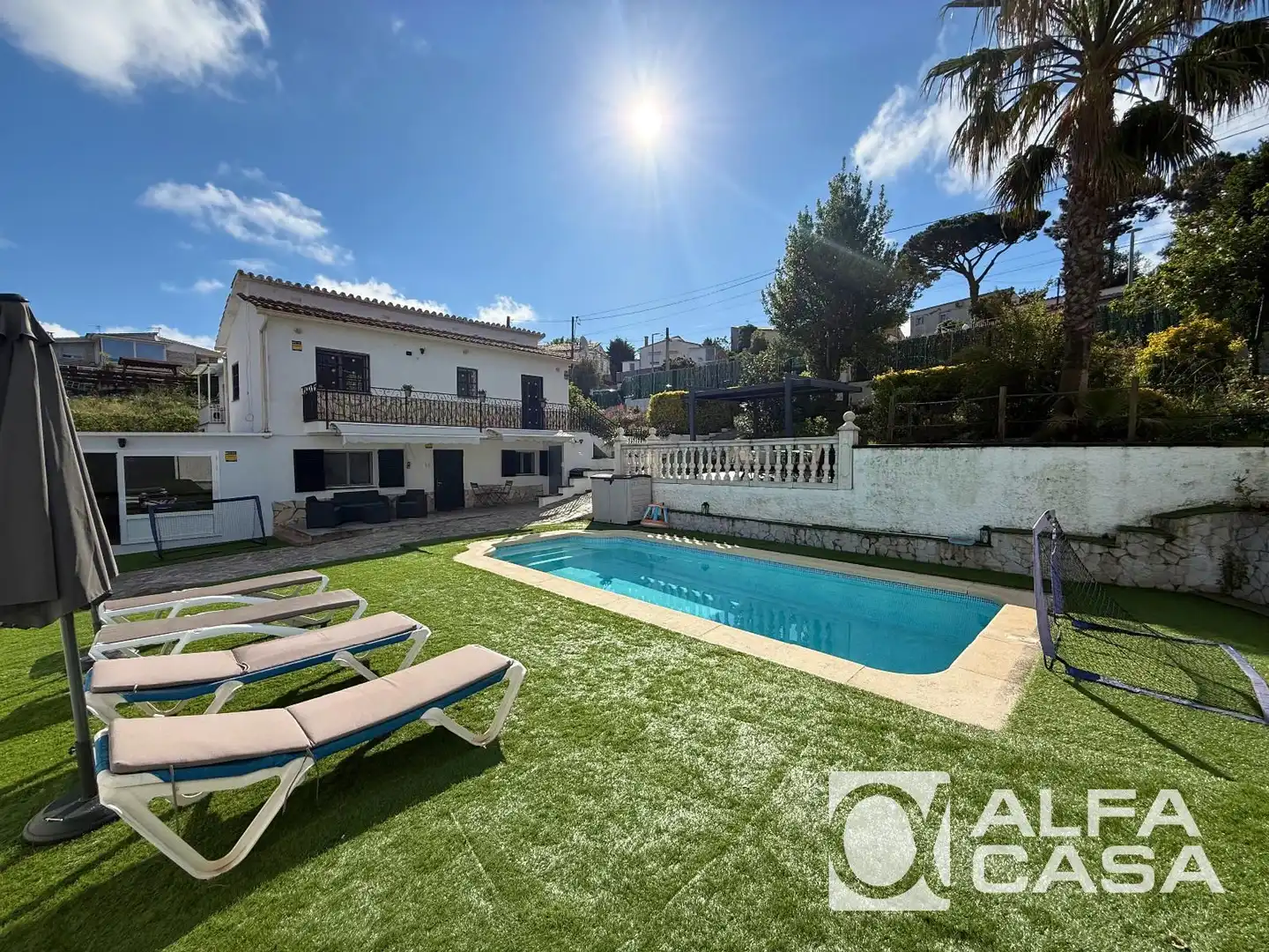 Vista exterior de Casa o xalet en venda en Lloret de Mar amb Calefacció, Terrassa i Traster