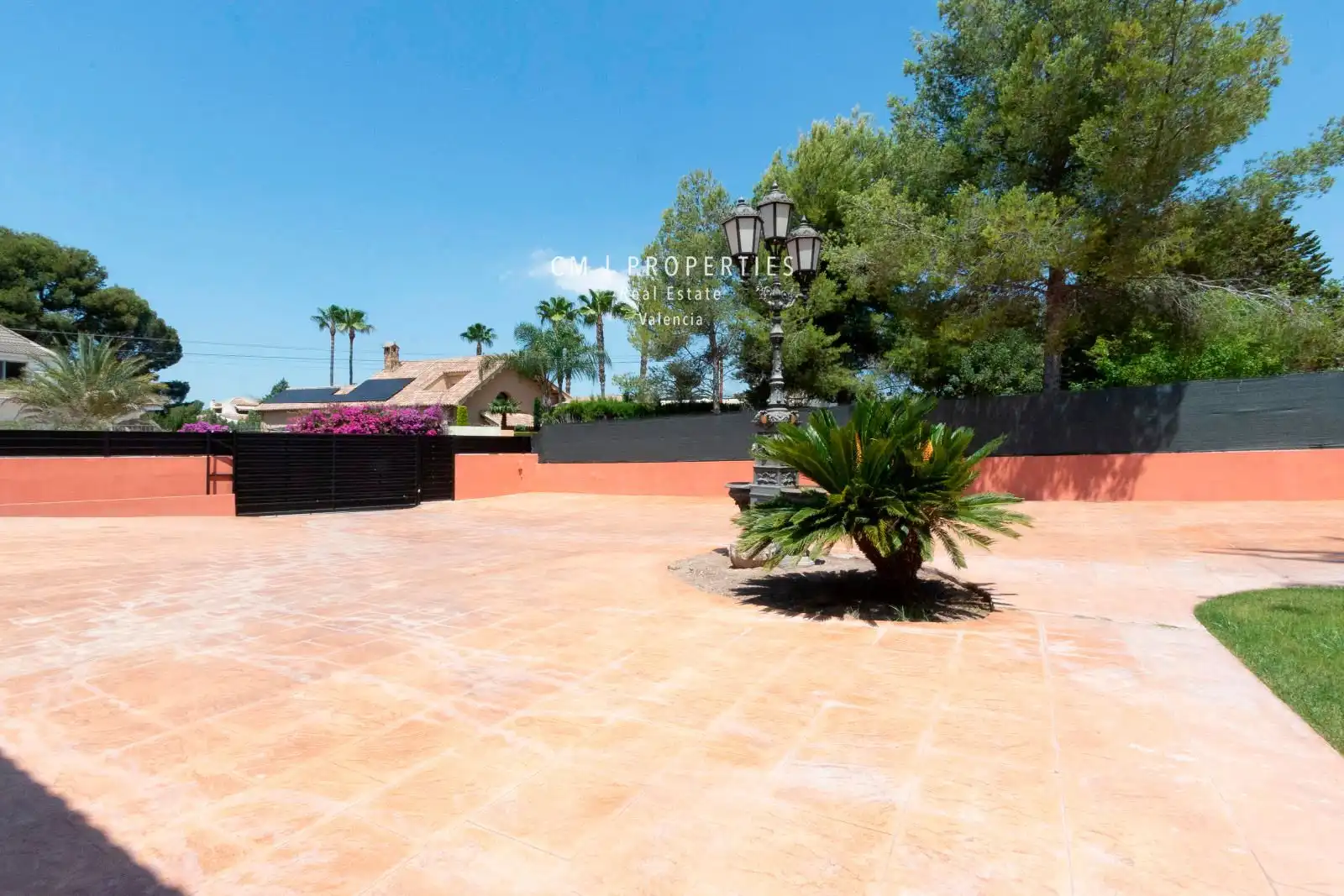 Vista exterior de Casa o chalet en venta en Paterna con Aire acondicionado, Calefacción y Piscina