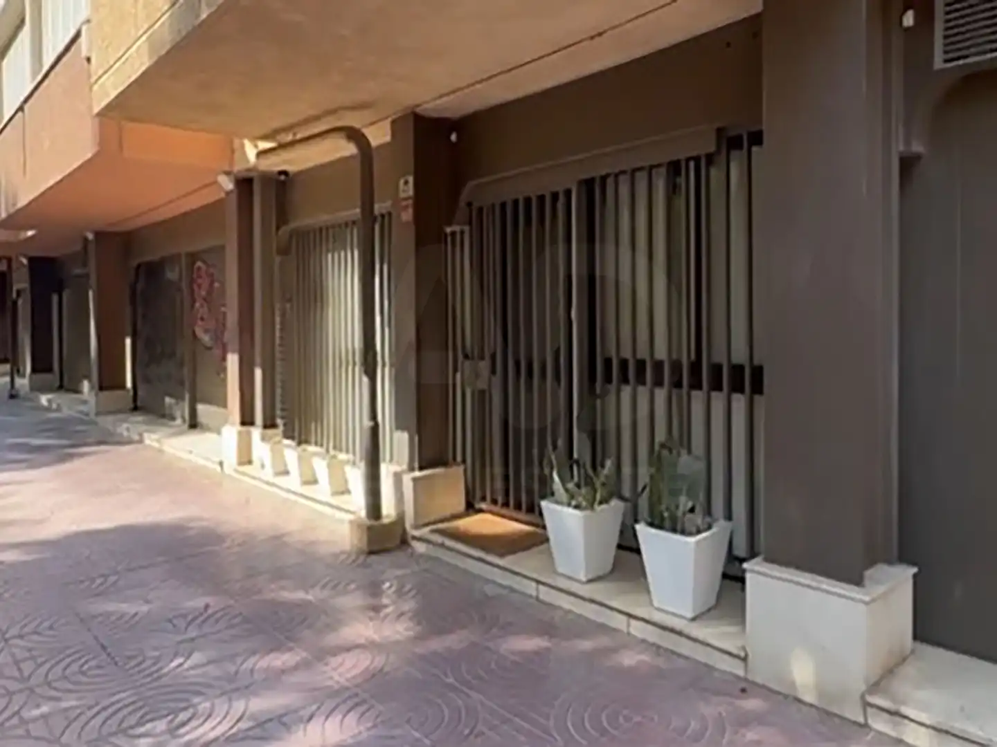 Vista exterior de Local en venda en Barcelona