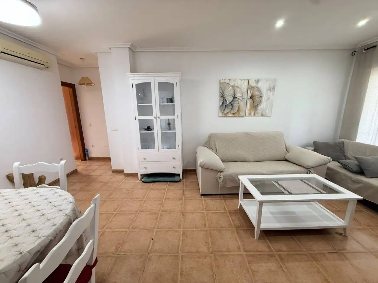 Sala de estar de Piso de alquiler en Vera con Aire acondicionado, Terraza y Piscina comunitaria