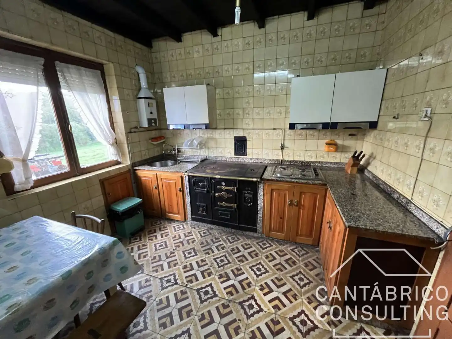 Cocina de Casa adosada en venta en San Martín de Oscos con Trastero y Amueblado