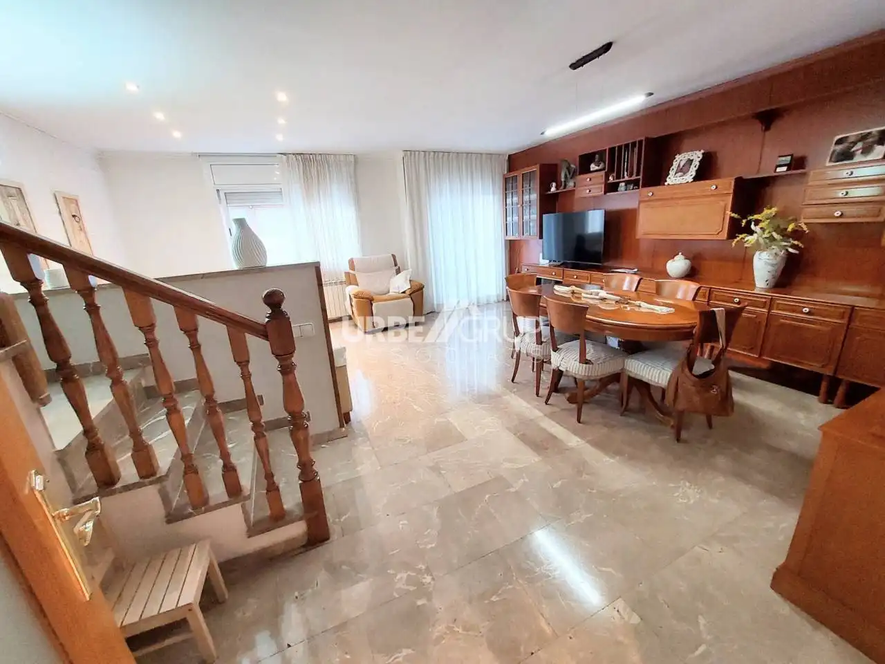 Sala d'estar de Casa o xalet en venda en Terrassa amb Calefacció i Alarma
