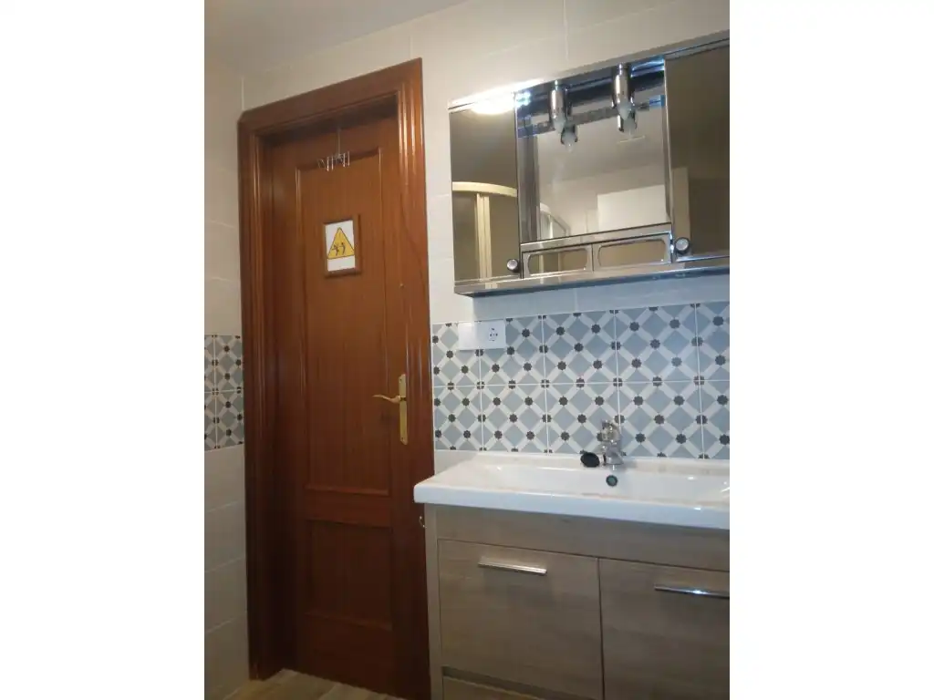 Flat with lift to rent in Calle Luz Casanova, imagen 9