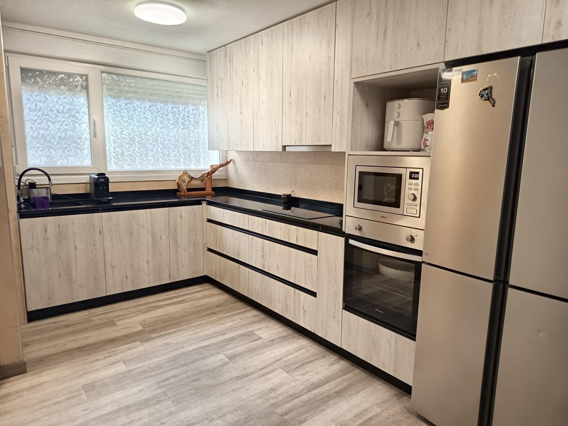 Cuina de Casa adosada en venda en Petrer amb Aire condicionat, Calefacció i Piscina comunitària