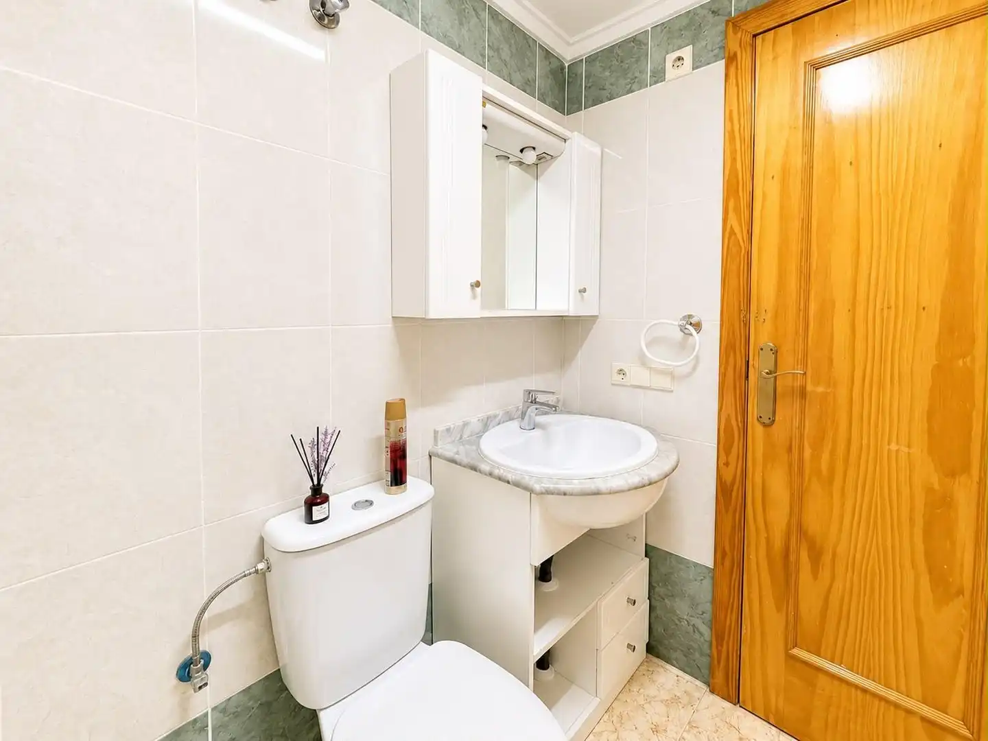 Ground floor for rent in El Molino