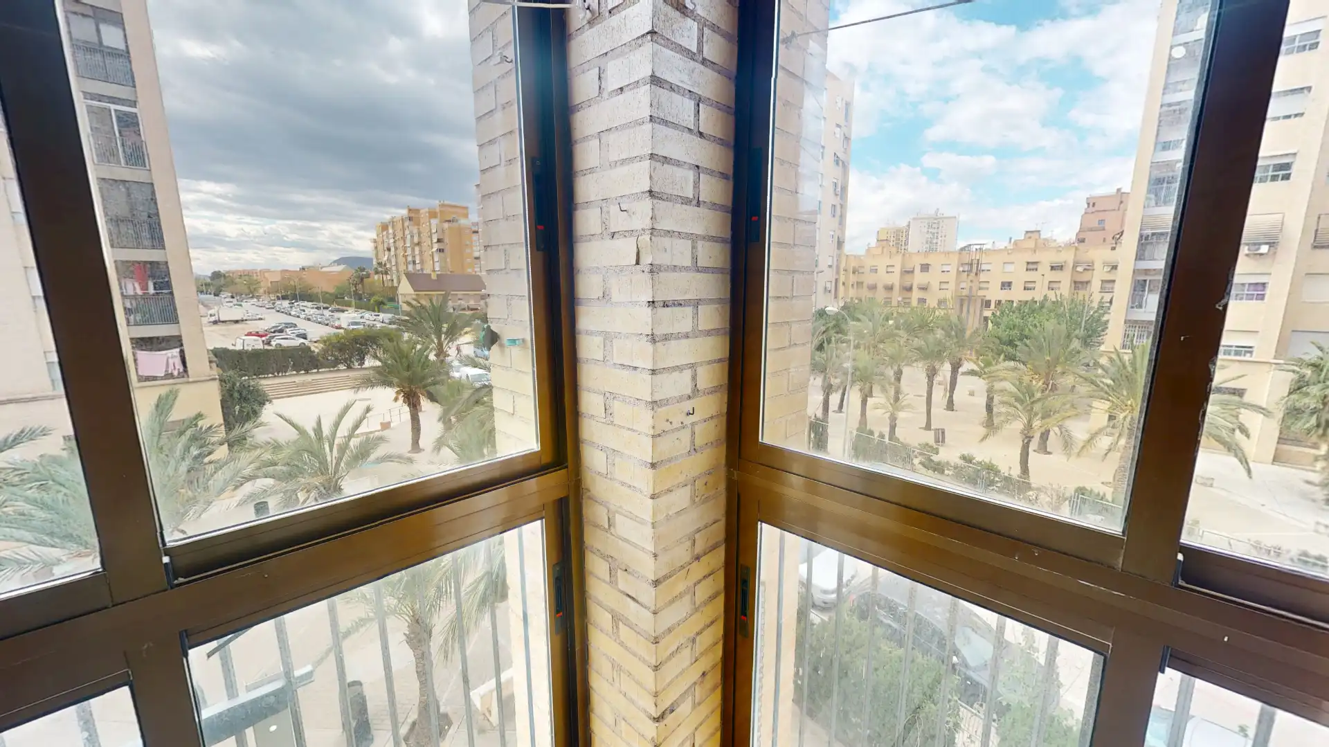 Vista exterior de Pis en venda en Alicante / Alacant amb Terrassa, Moblat i Alarma