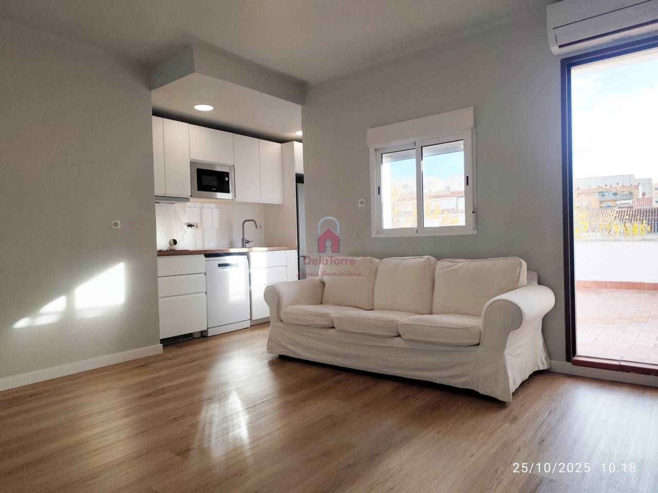 Sala de estar de Piso en venta en Terrassa con Aire acondicionado, Calefacción y Terraza