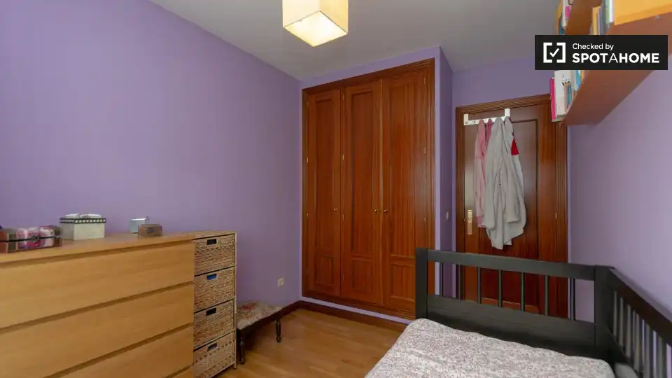 Room in Valdebernardo - Valderribas