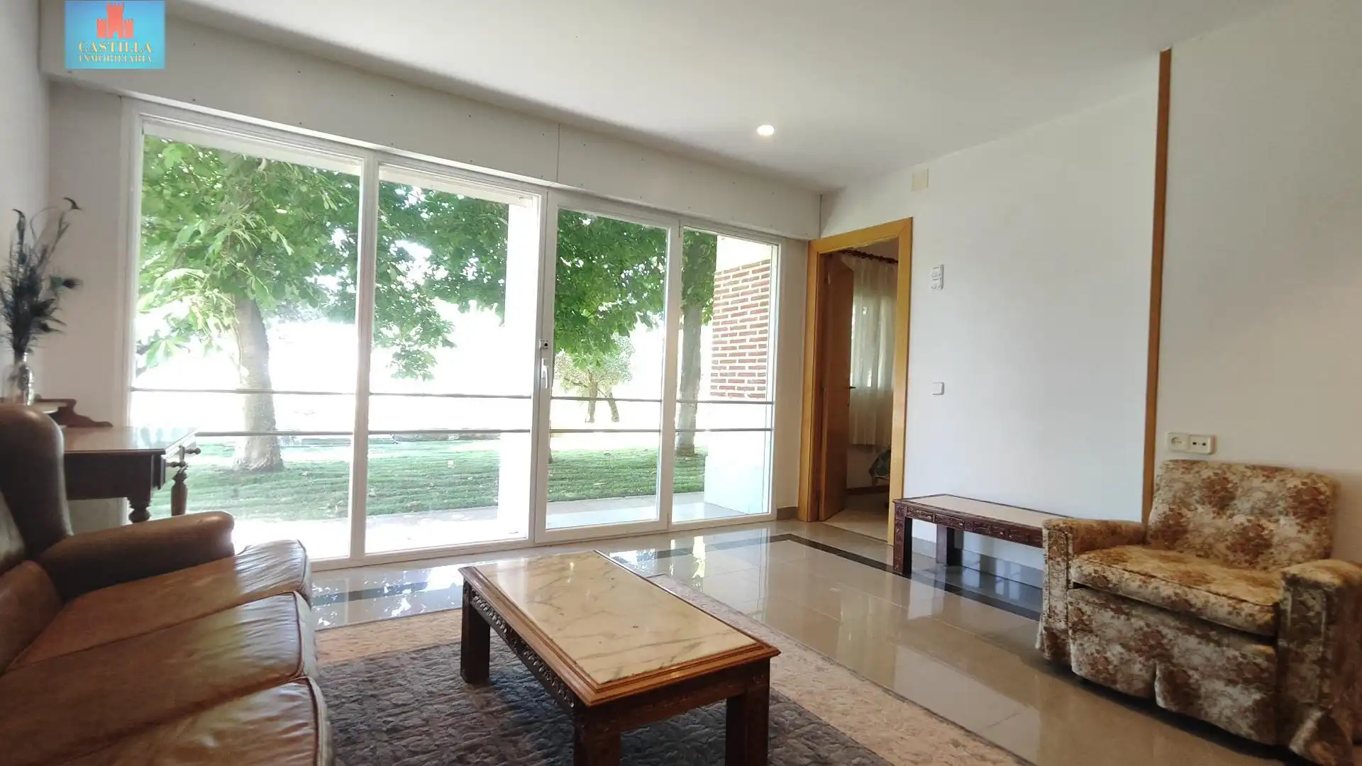 Sala de estar de Finca rústica en venta en Muñopepe con Calefacción, Jardín privado y Trastero