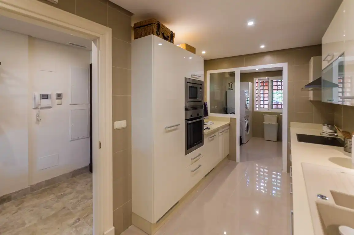 Apartament amb piscina en venda a Nueva Andalucía, imagen 11