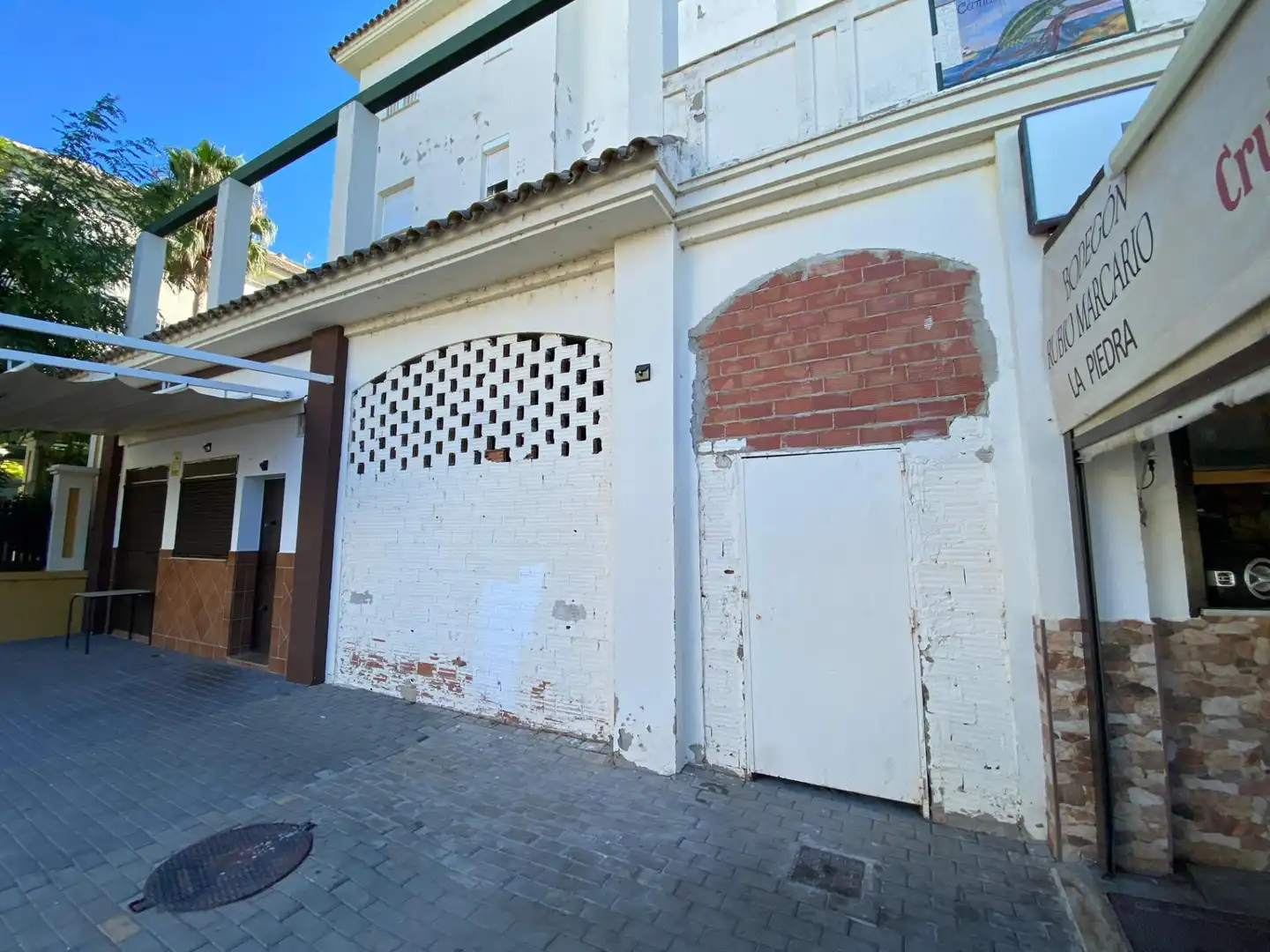 Vista exterior de Local en venta en Chipiona