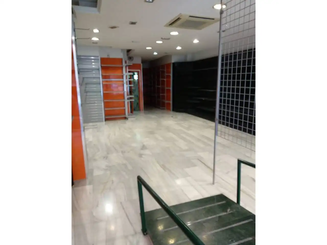 Local comercial en venda a Centro, imagen 2