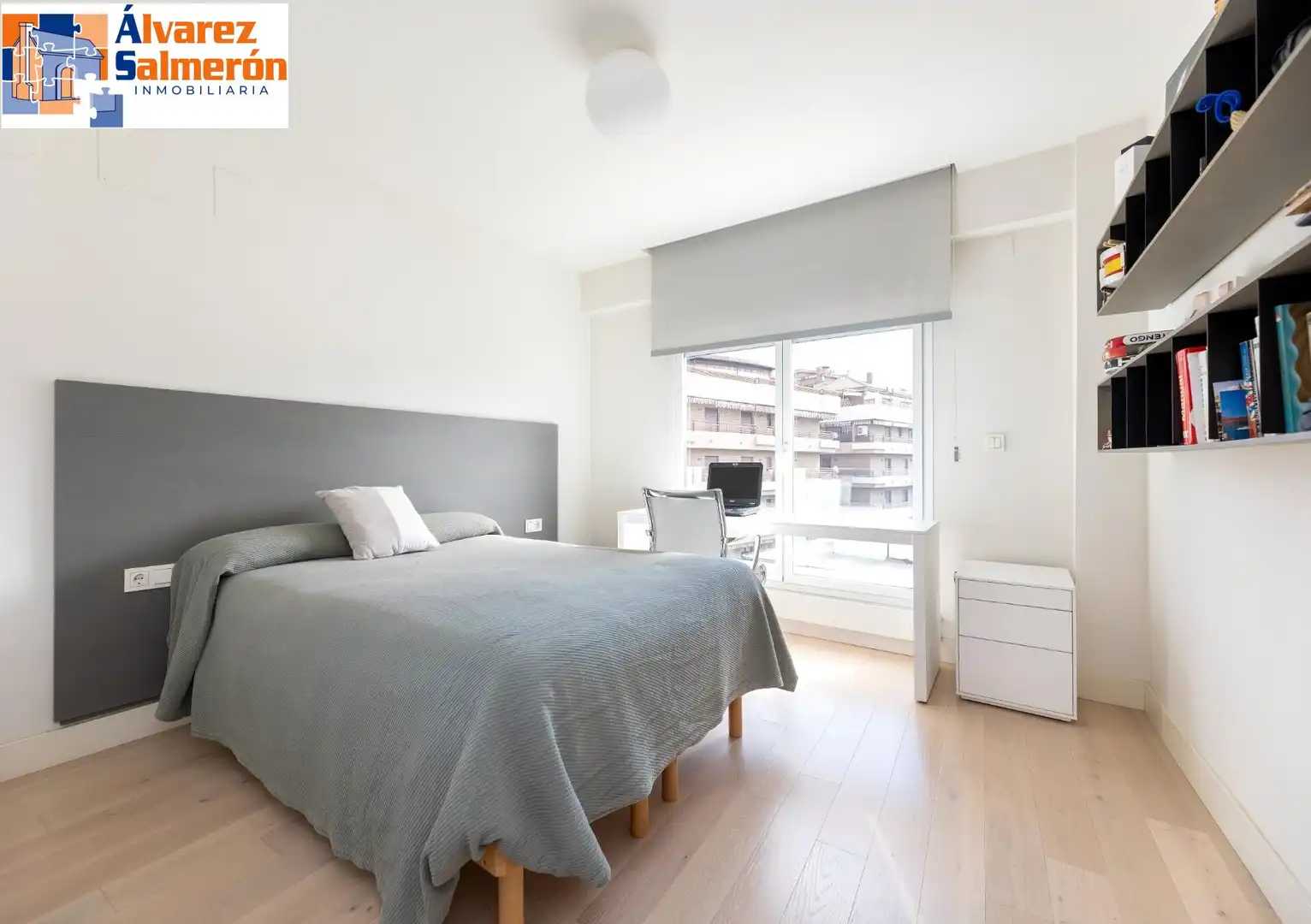 Bedroom of Flat for sale in Granada  with Air Conditioner