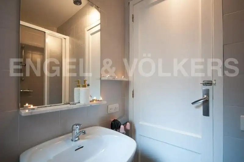 Baño de Piso de alquiler en Barcelona con Aire acondicionado, Calefacción y Parquet