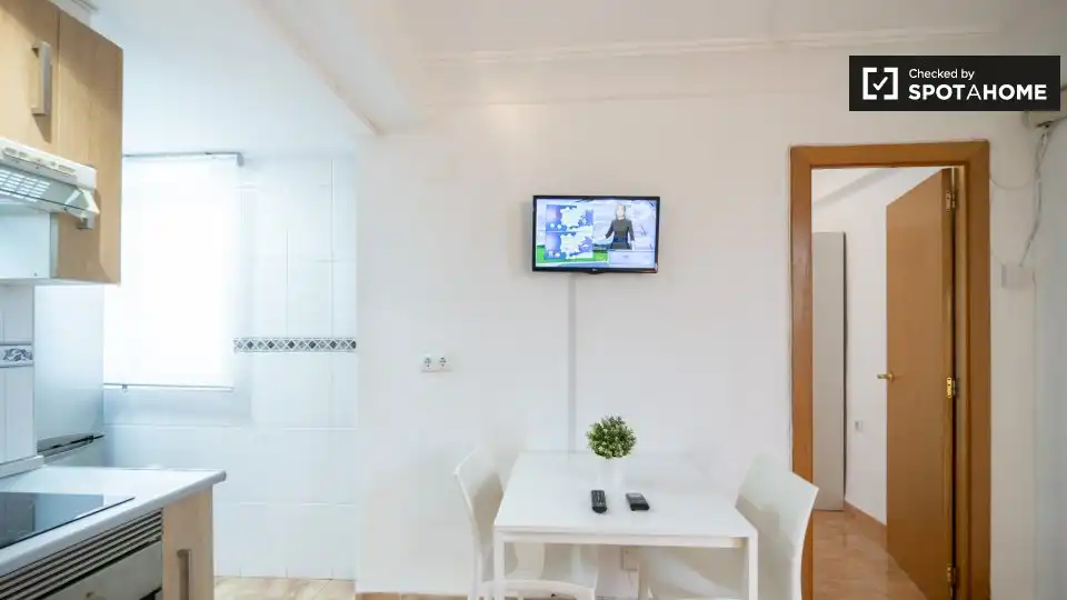 Sala d'estar de Pis de lloguer en Valencia amb Aire condicionat, Calefacció i Moblat