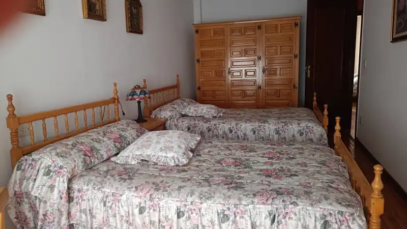 Schlafzimmer von Wohnung zur Miete in Pravia mit Heizung, Terrasse und Möbliert