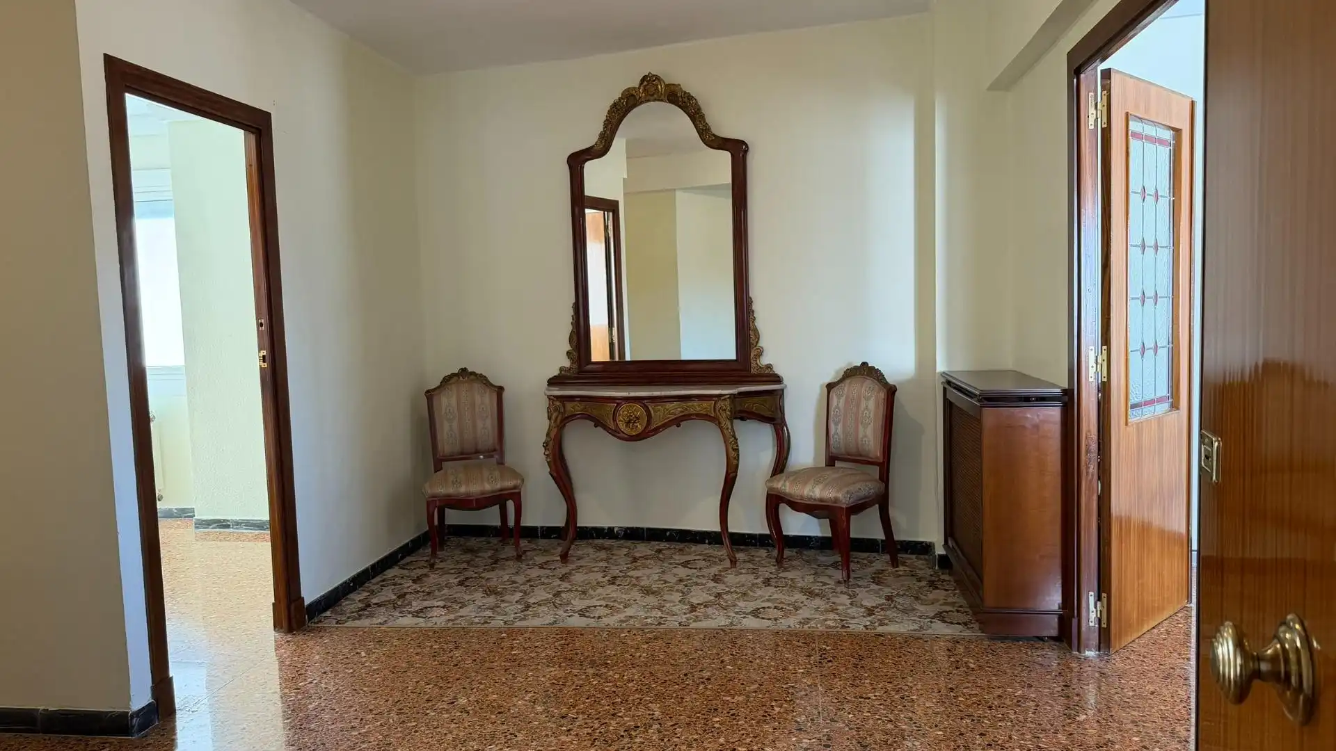 Flat for rent in  Zaragoza Capital  with Air Conditioner, Terrace and Furnished