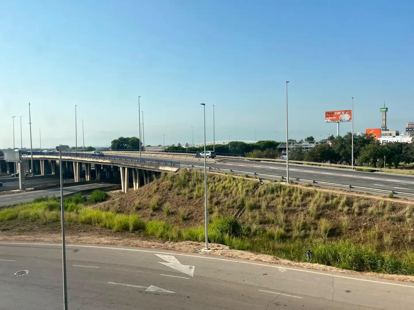 Industriegebäude zur Miete in Avenida PAIS VALENCIA DEL 2