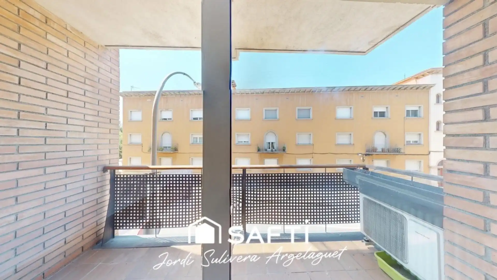 Vista exterior de Piso en venta en Girona con Aire acondicionado, Calefacción y Terraza