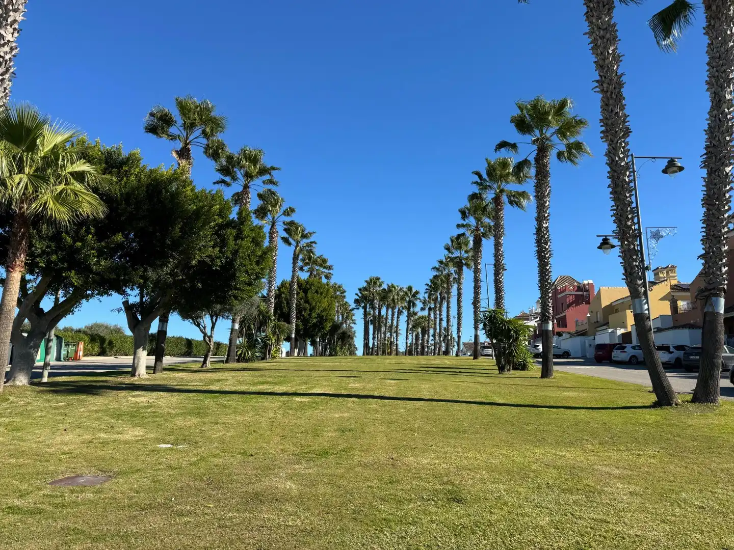 Vista exterior de Piso en venta en Sanlúcar de Barrameda con Aire acondicionado, Calefacción y Jardín privado