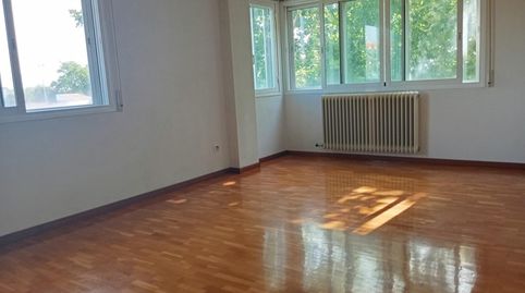Foto 2 de Piso en venta en Calle Antonio de Nebrija, Cascajos - Piqueras, Logroño