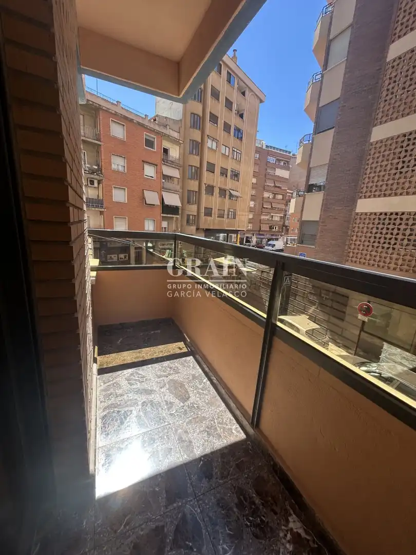 Terraza de Apartamento de alquiler en Albacete con Aire acondicionado, Calefacción y Balcón