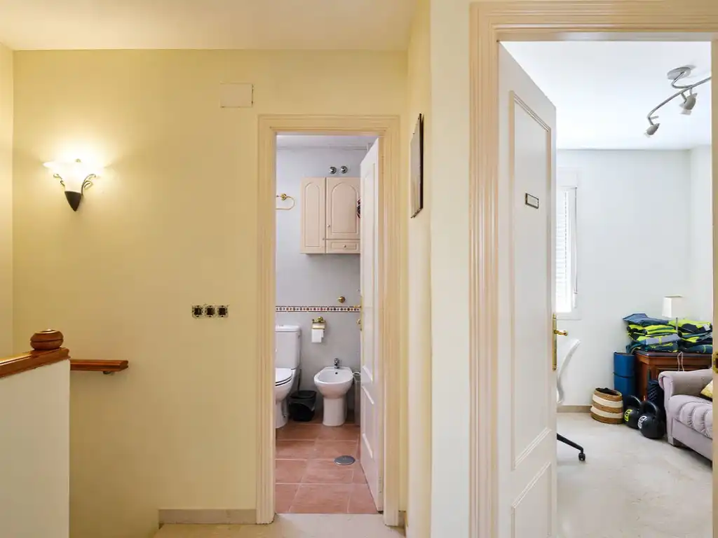 Baño de Casa adosada en venta en Benalmádena con Aire acondicionado, Jardín privado y Amueblado