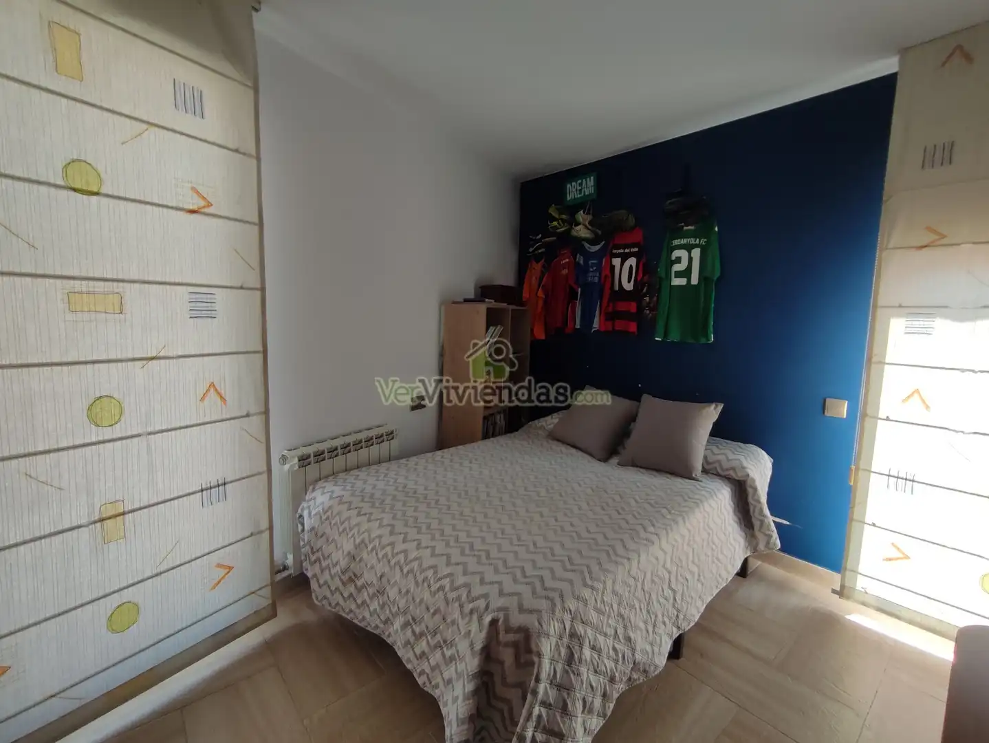 Dormitori de Casa o xalet en venda en Cerdanyola del Vallès amb Aire condicionat, Calefacció i Jardí privat