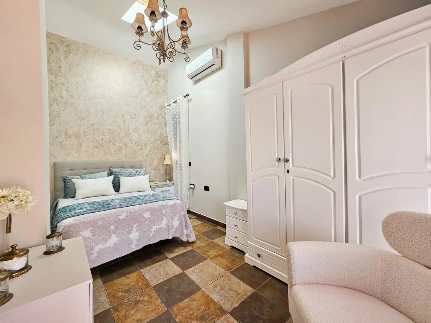 Habitación de Casa o chalet en venta en La Guardia de Jaén con Aire acondicionado, Calefacción y Jardín privado