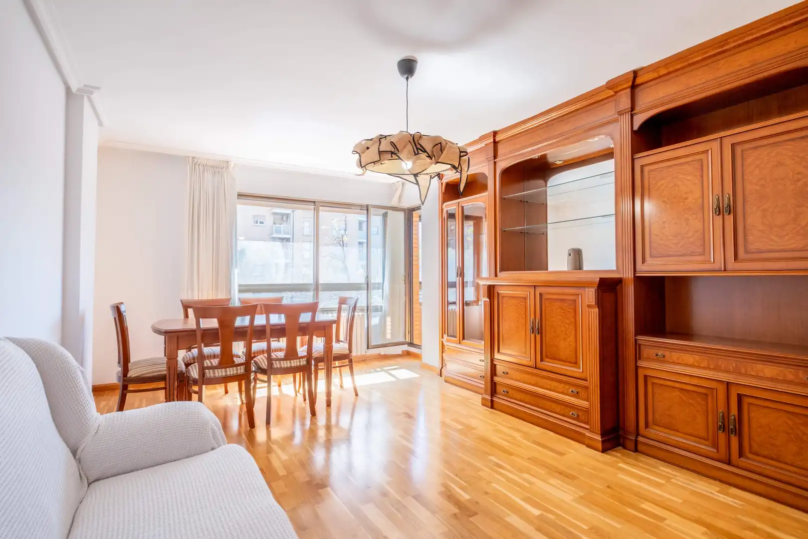 Living room of Flat for sale in Zaragoza  with Air Conditioner, Heating and Parquet flooring