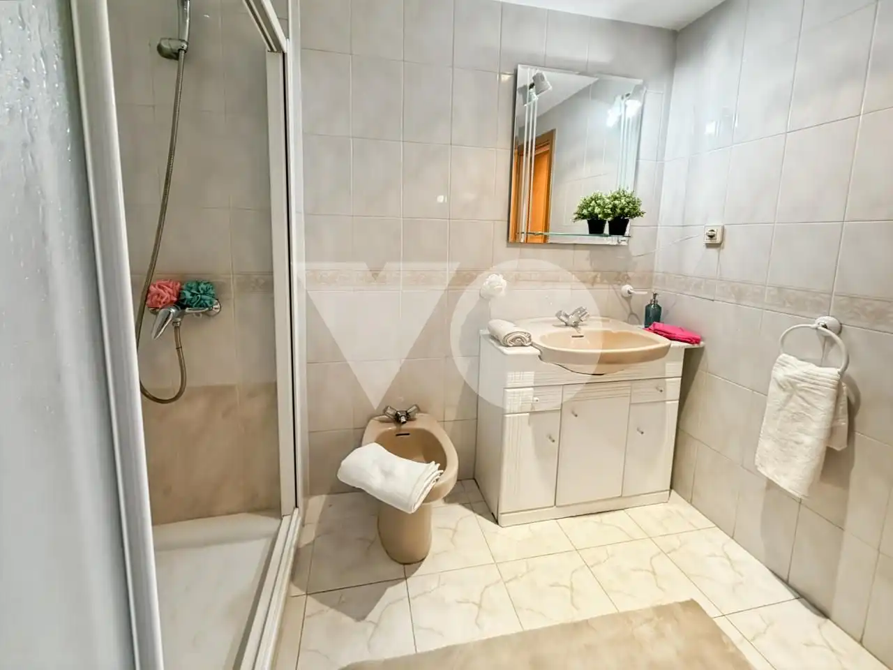 Bathroom of Flat for sale in Madrid  with Air Conditioner, Heating and Parquet flooring