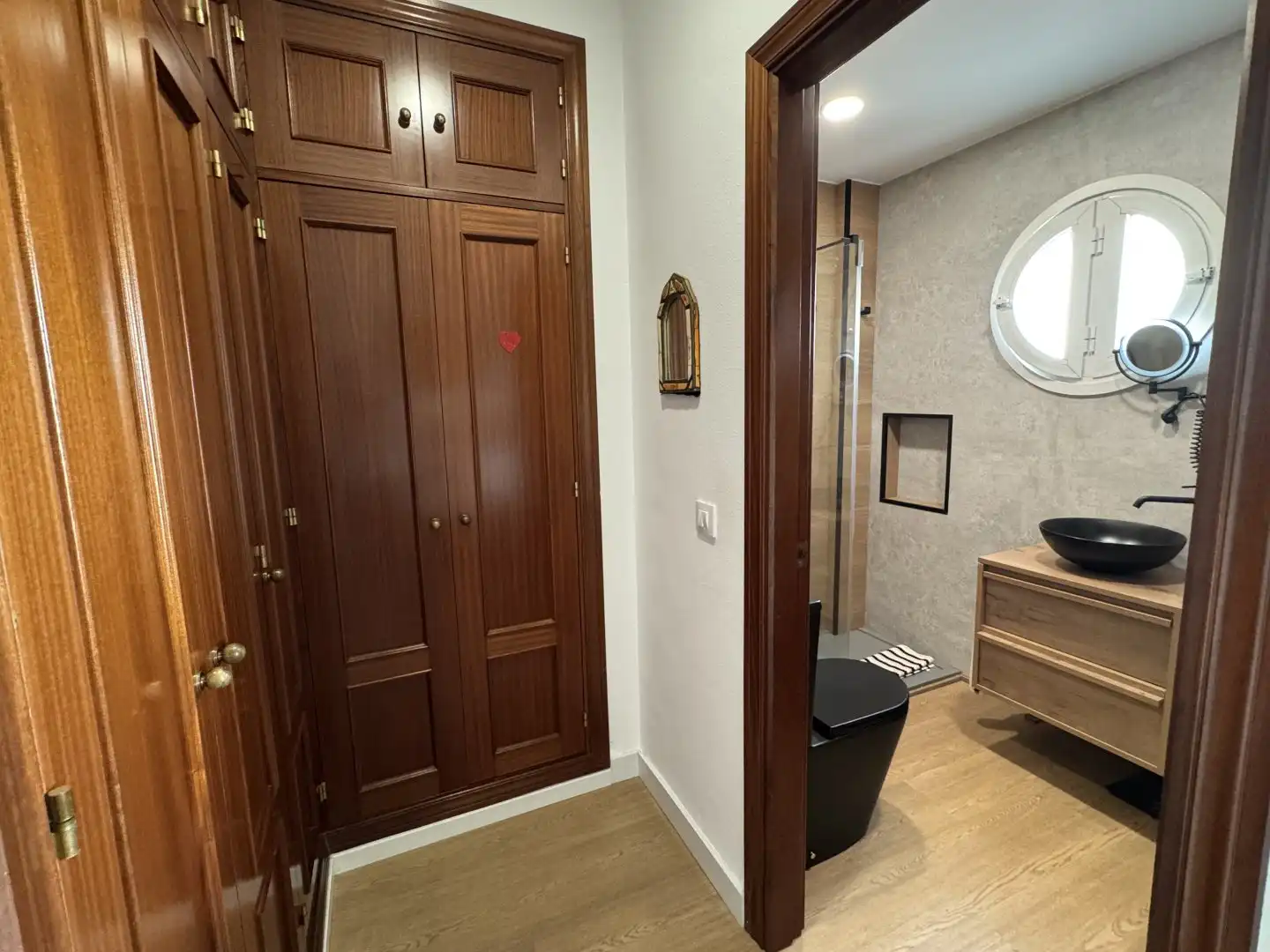 Baño de Casa adosada en venta en Bormujos con Aire acondicionado, Terraza y Trastero
