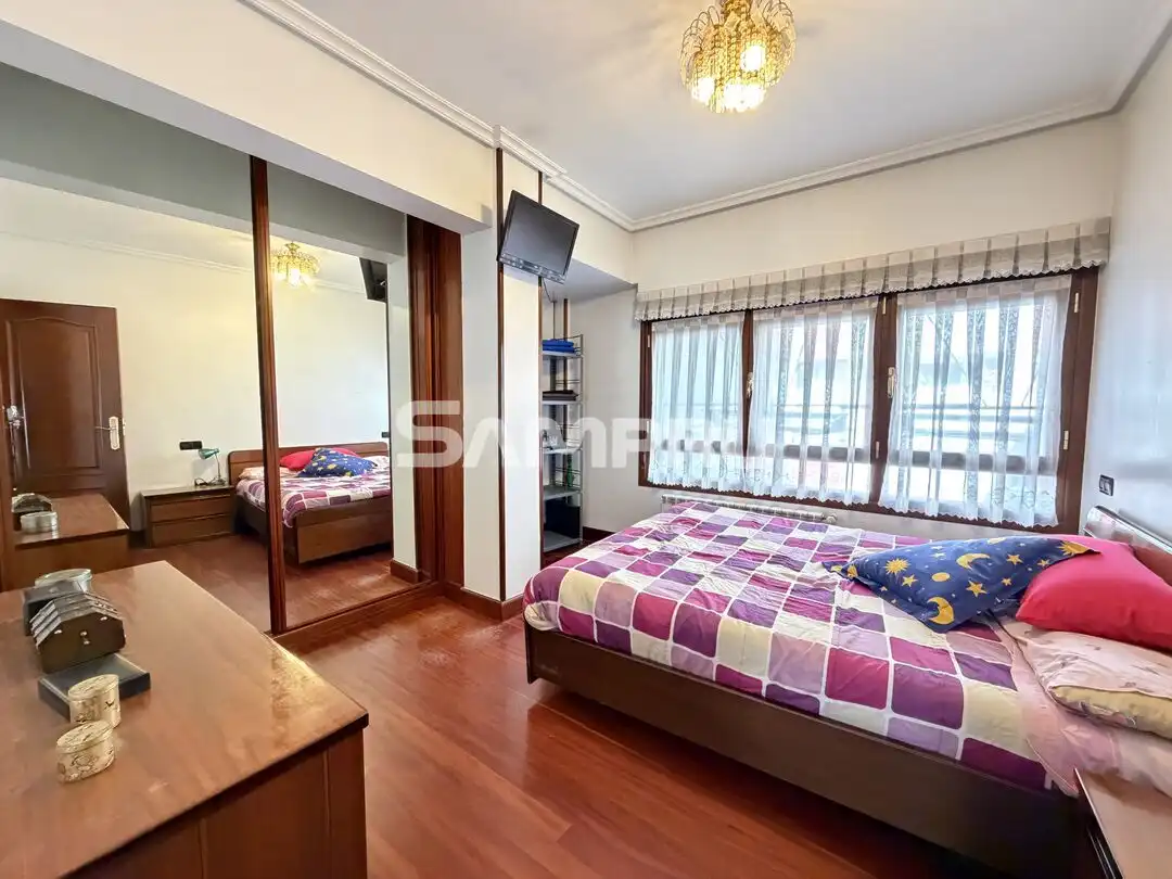 Bedroom of Flat for sale in Arrasate / Mondragón  with Storage room and Balcony