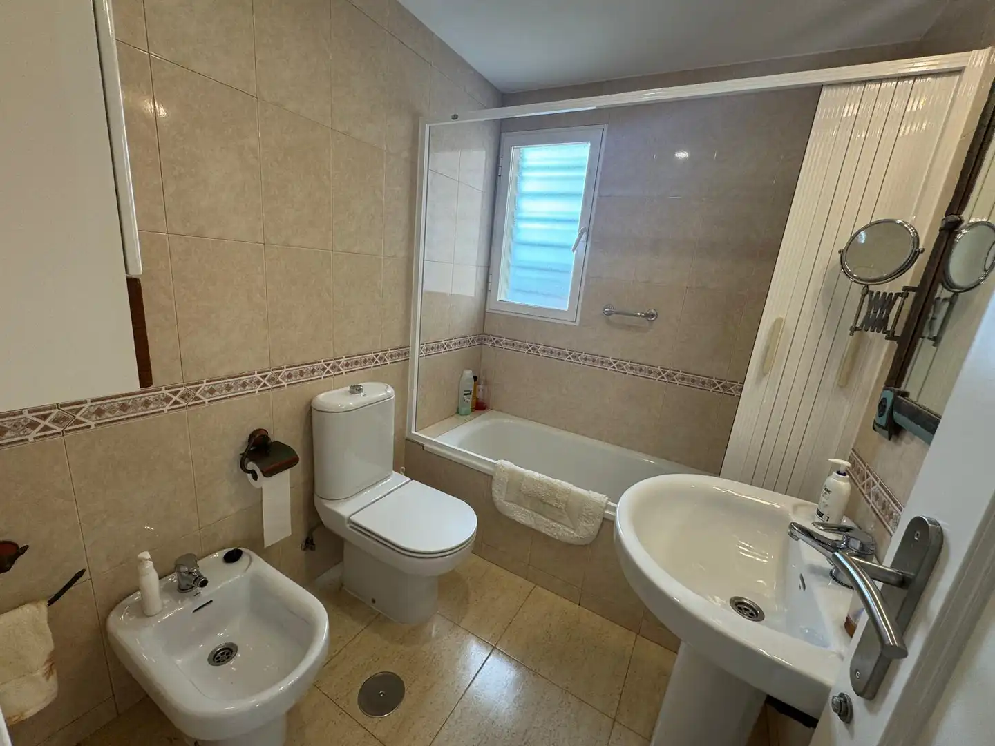 Bany de Apartament de lloguer en El Campello amb Terrassa, Moblat i Forn