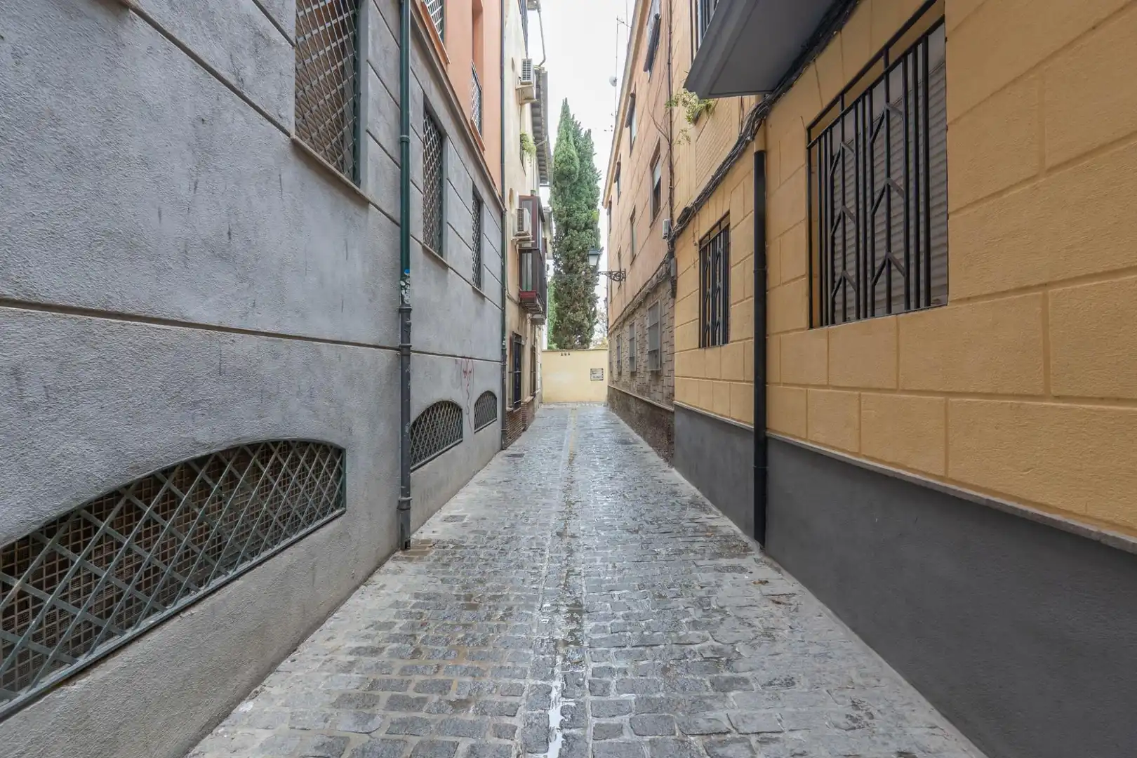 Vista exterior de Piso en venta en Granada con Calefacción