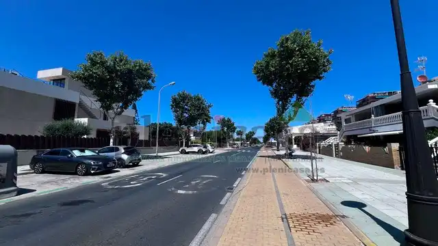 Local comercial en venda a Avenida del Océano 78, imagen 3