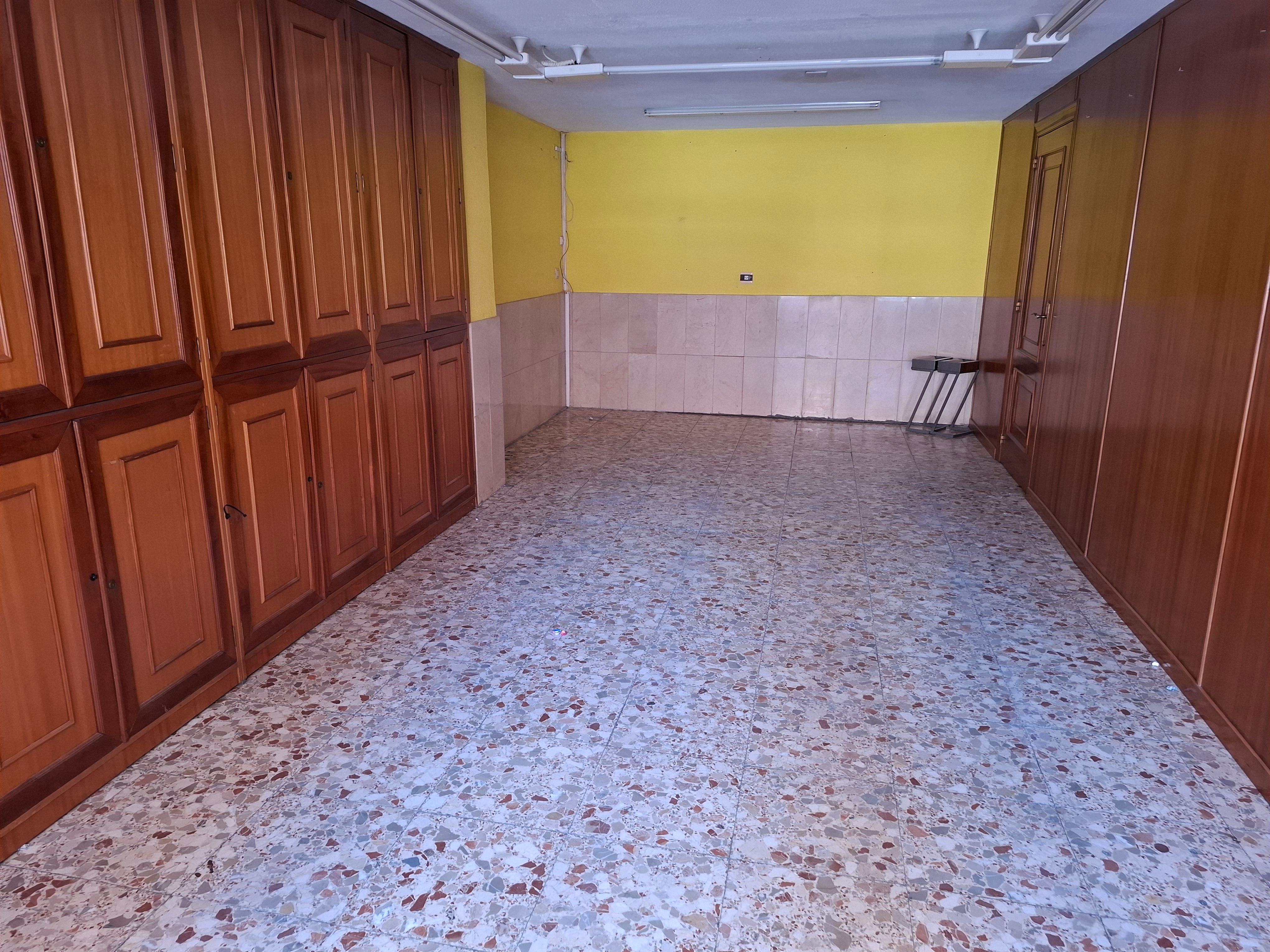 Office for sale in Zamora Capital   with Air Conditioner and Heating