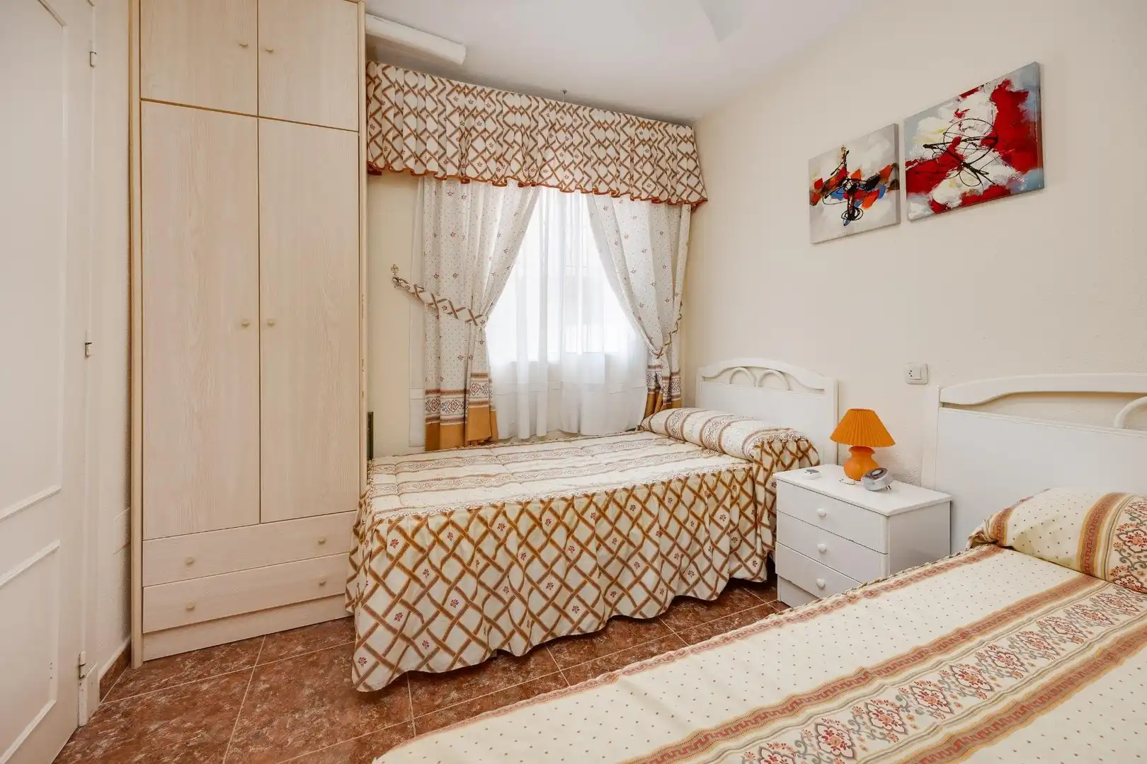 Dormitori de Casa o xalet en venda en Torrevieja amb Aire condicionat, Jardí privat i Piscina