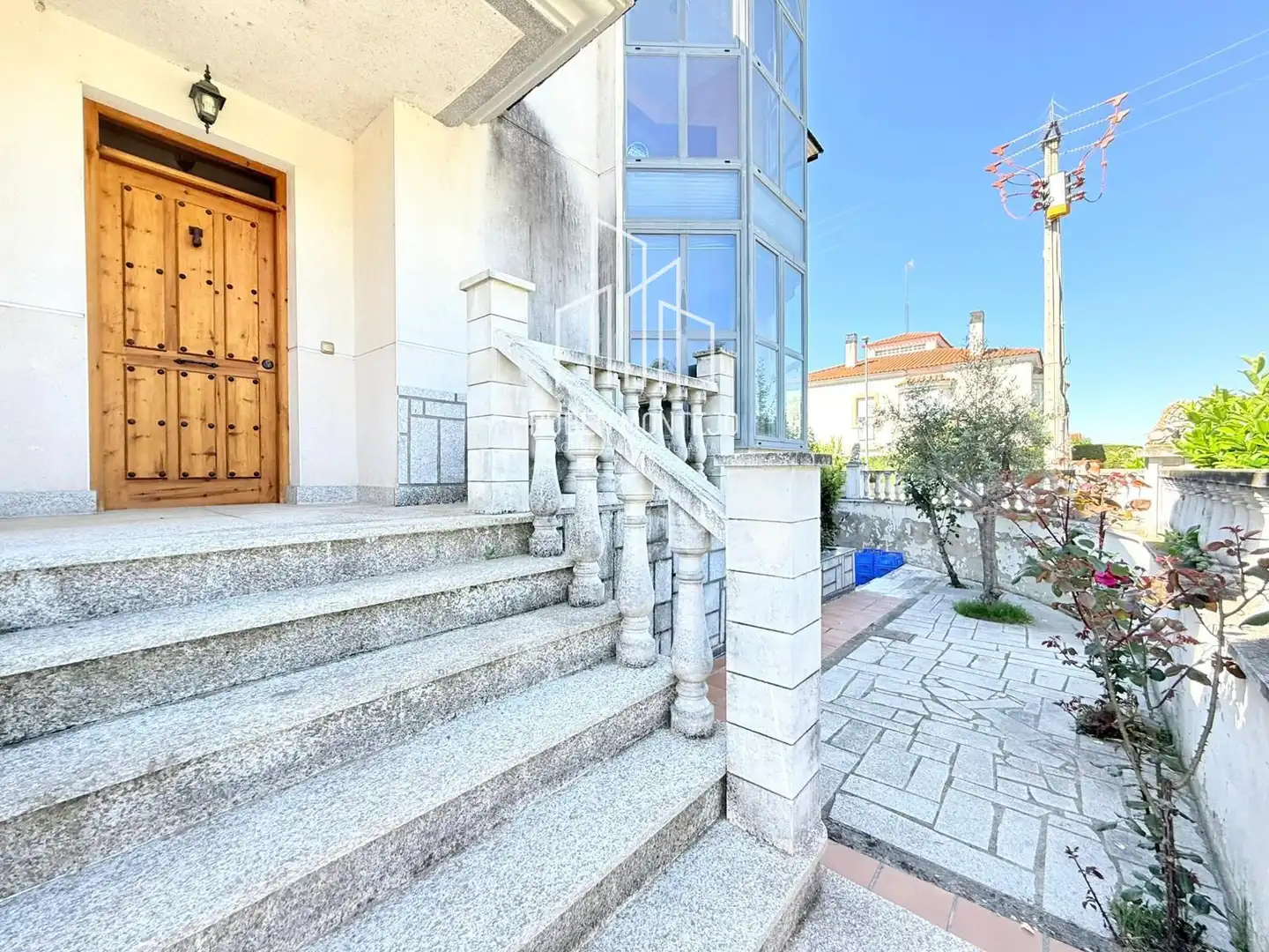 Vista exterior de Casa adosada en venda en Cabrerizos amb Calefacció, Jardí privat i Terrassa