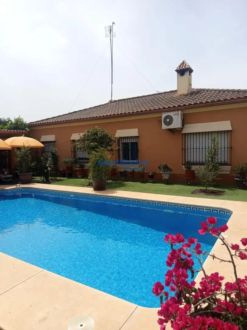 Villa con piscina in vendita a Entrenúcleos, imagen 54