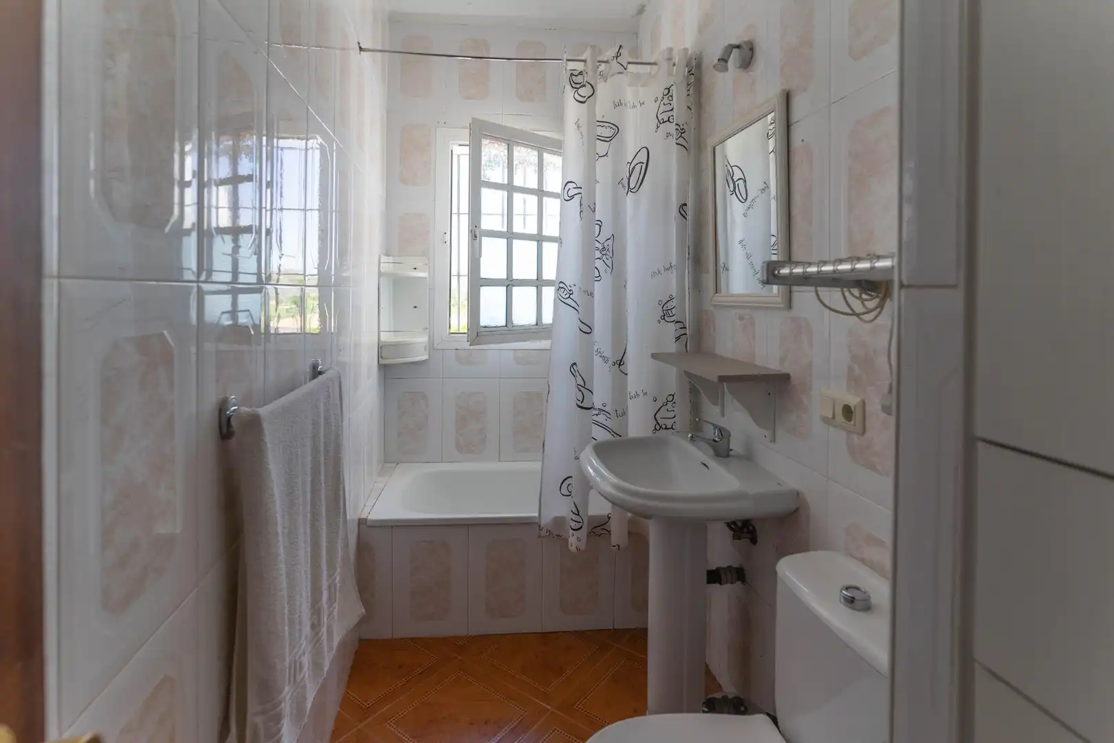 Badezimmer von Einfamilien-Reihenhaus zur Miete in Alhaurín El Grande mit Terrasse und Möbliert