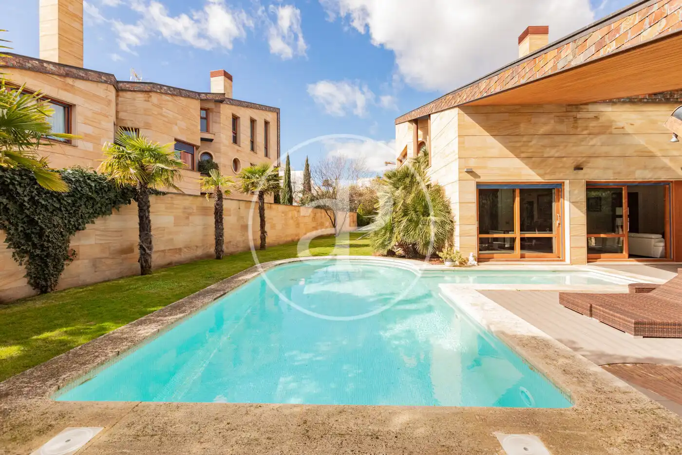 Vista exterior de Casa o chalet en venta en Madrid con Aire acondicionado, Calefacción y Jardín privado