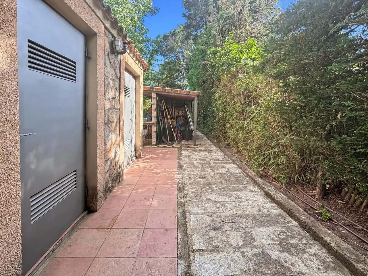 Vista exterior de Casa o xalet en venda en Galapagar amb Calefacció, Jardí privat i Parquet