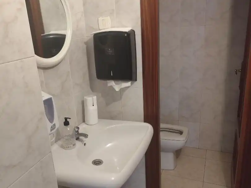 Bany de Oficina en venda en Cee amb Terrassa