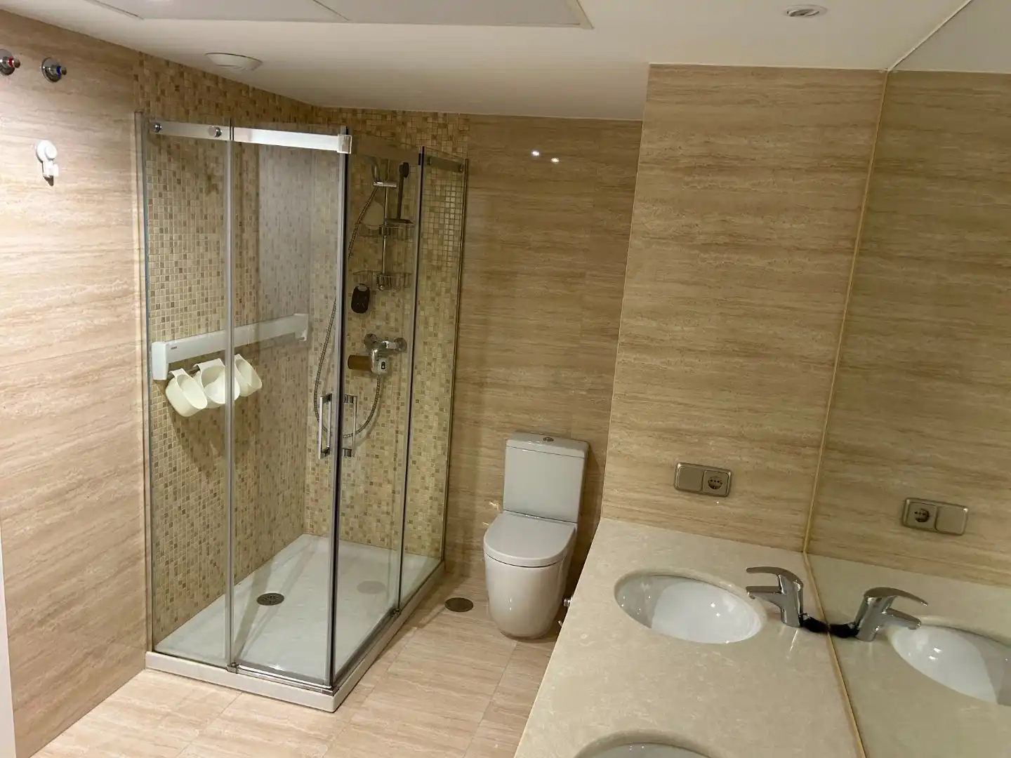 Bathroom of Flat for sale in Aldeatejada  with Air Conditioner, Heating and Private garden