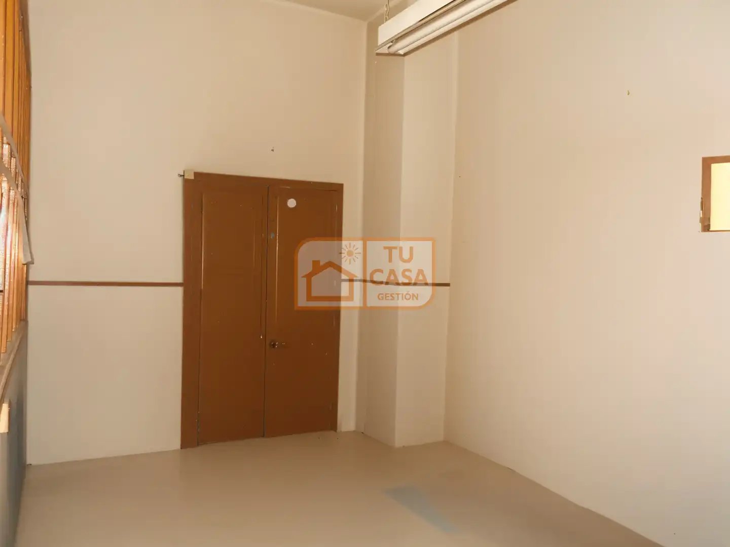 Local comercial en venda a Avenida de Hernán Cortés, imagen 5