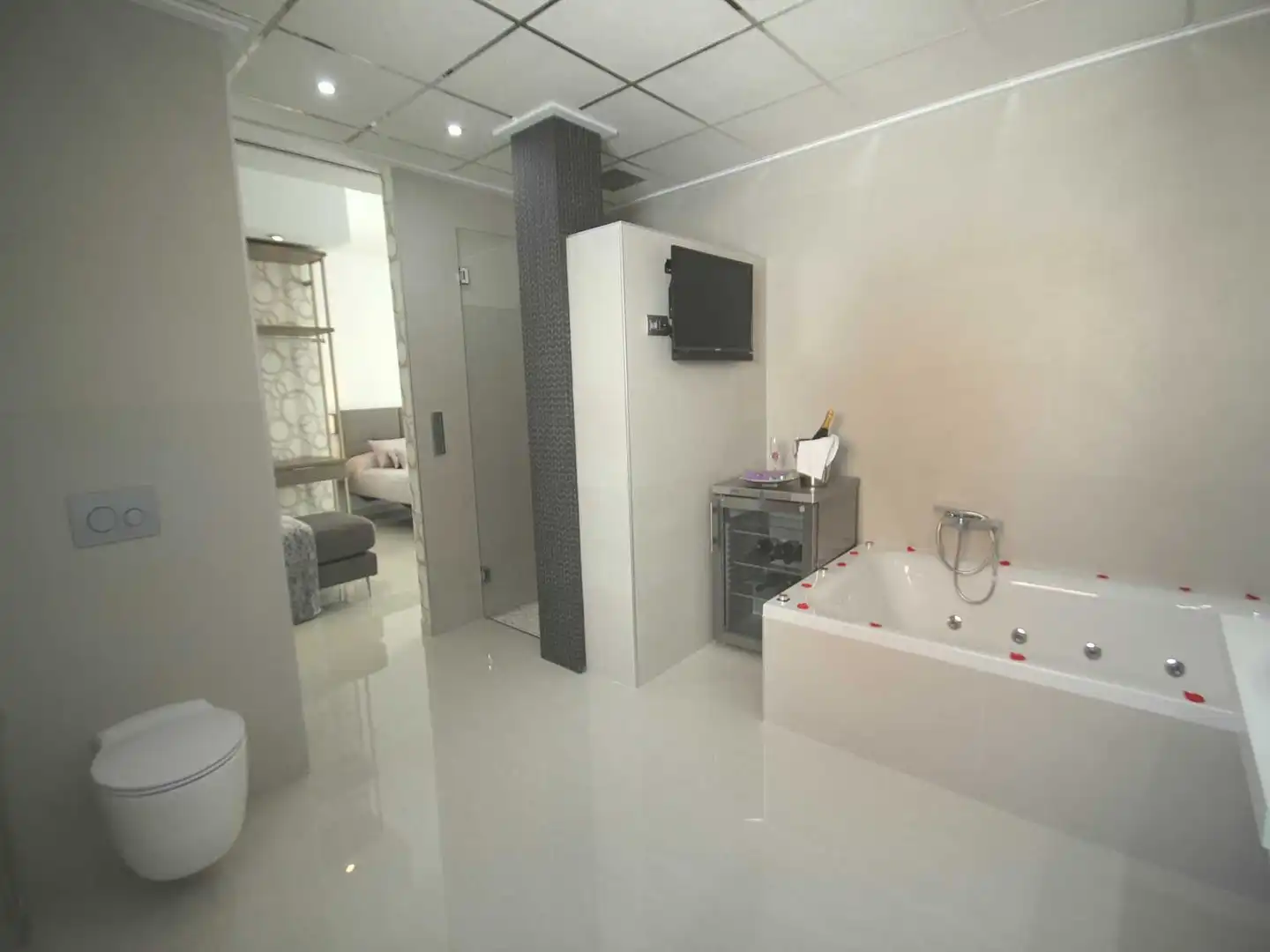 Detached house with pool for sale in Avenida Avenida Julietta Orbaiceta, imagen 11